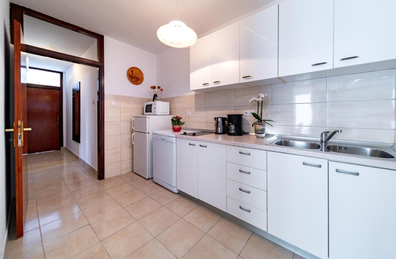 Apartments Lazaric Lopar Exterior foto
