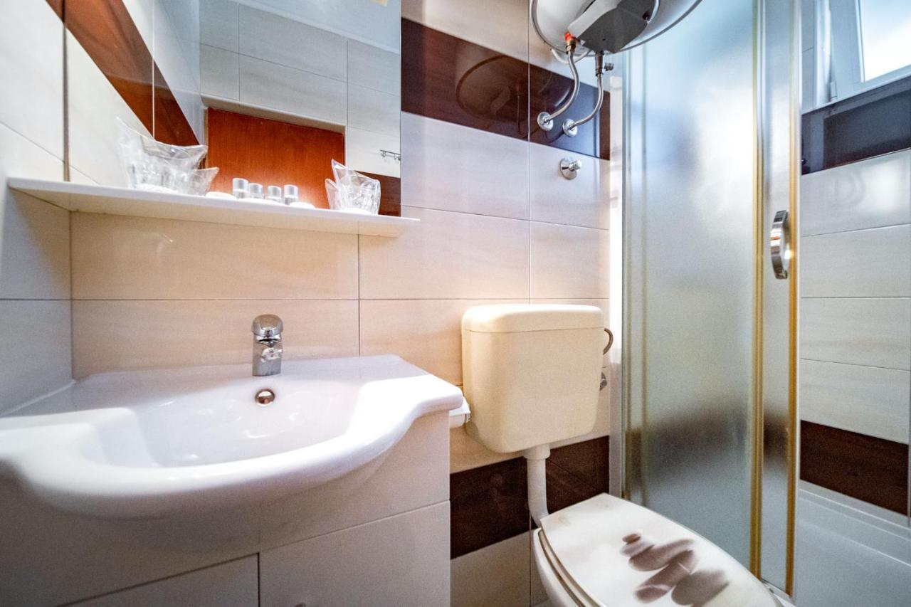 Apartments Lazaric Lopar Exterior foto